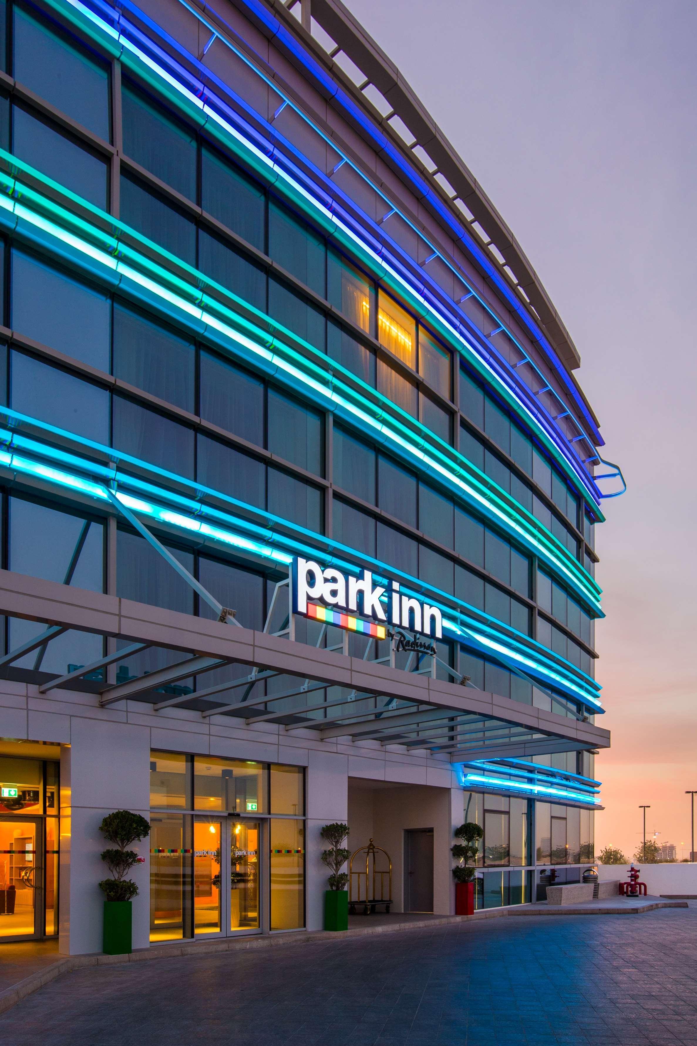 Park Inn By Radisson Dubai Motor City מראה חיצוני תמונה