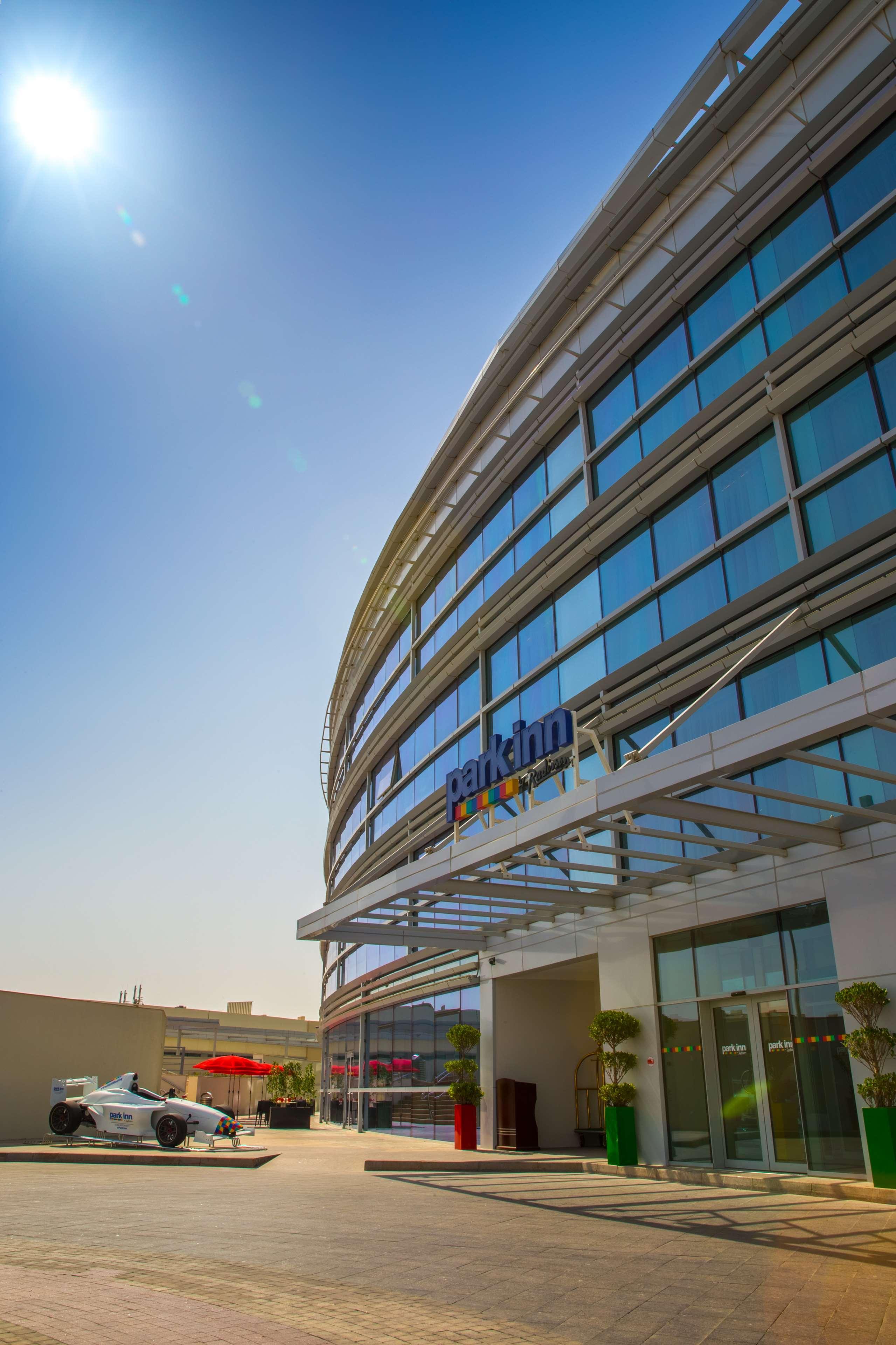 Park Inn By Radisson Dubai Motor City מראה חיצוני תמונה